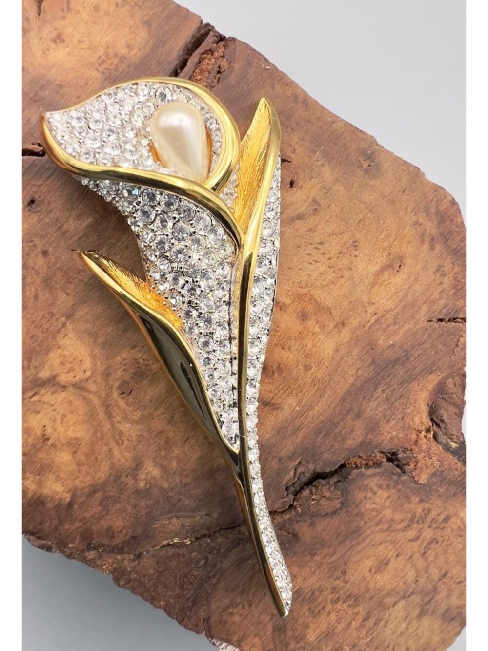 Retired Swarovski Pave Crystal Calla Lily 22k Gold Plated Brooch Swan